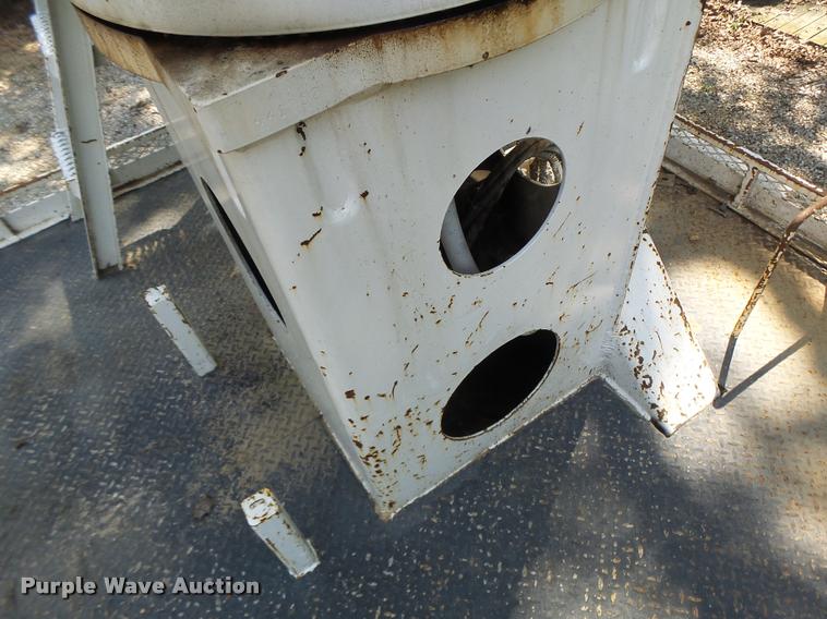 image for item DB5892 2001 International 4700 digger derrick truck