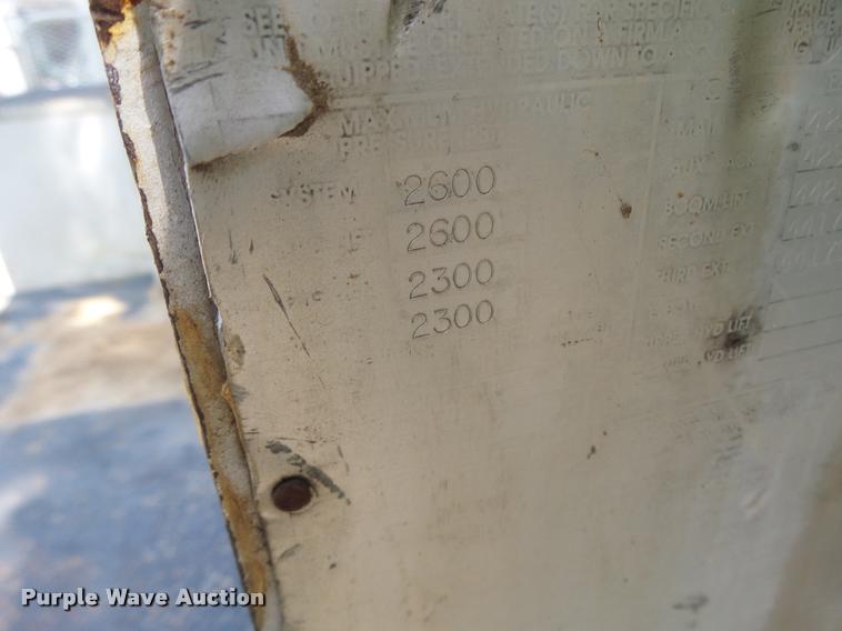 image for item DB5892 2001 International 4700 digger derrick truck