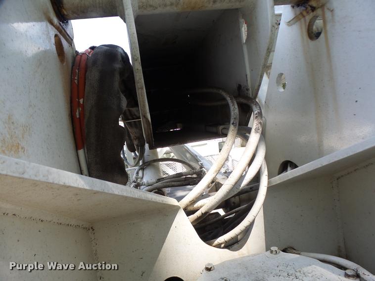 image for item DB5892 2001 International 4700 digger derrick truck