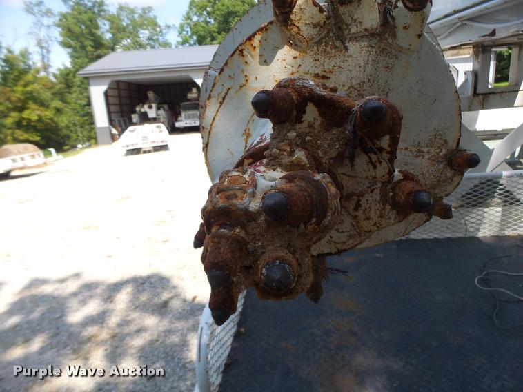 image for item DB5892 2001 International 4700 digger derrick truck