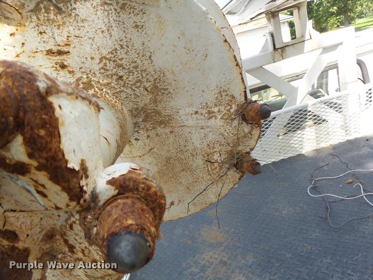 image for item DB5892 2001 International 4700 digger derrick truck