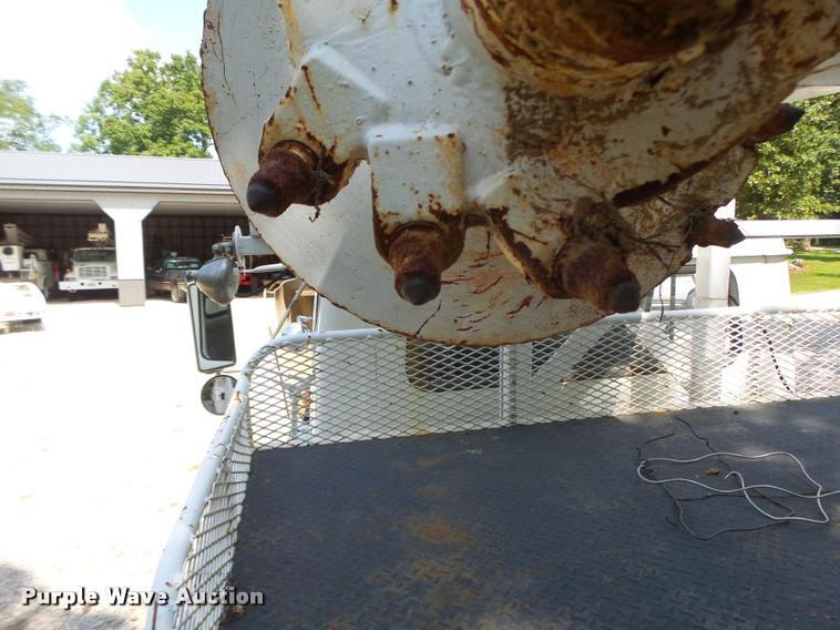 image for item DB5892 2001 International 4700 digger derrick truck