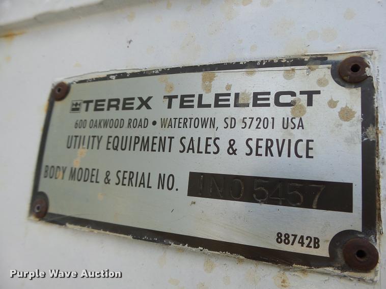 image for item DB5892 2001 International 4700 digger derrick truck