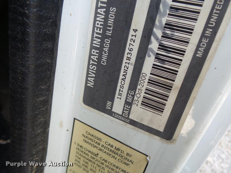 image for item DB5892 2001 International 4700 digger derrick truck