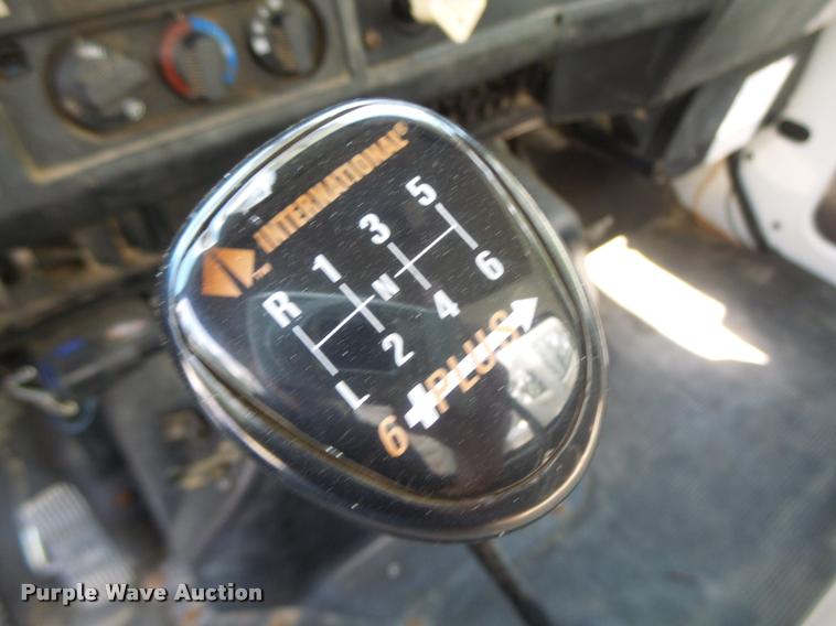 image for item DB5892 2001 International 4700 digger derrick truck