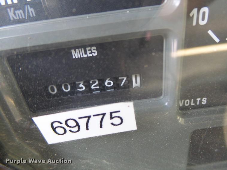 image for item DB5892 2001 International 4700 digger derrick truck