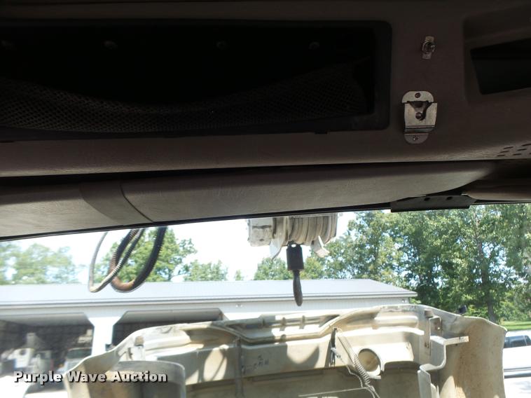 image for item DB5892 2001 International 4700 digger derrick truck