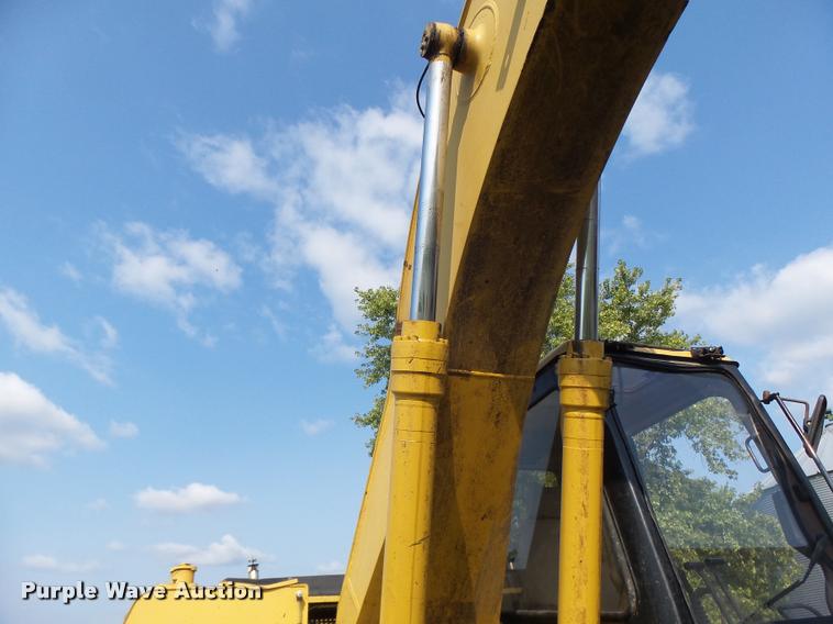 image for item DB5898 1995 Caterpillar 320L excavator