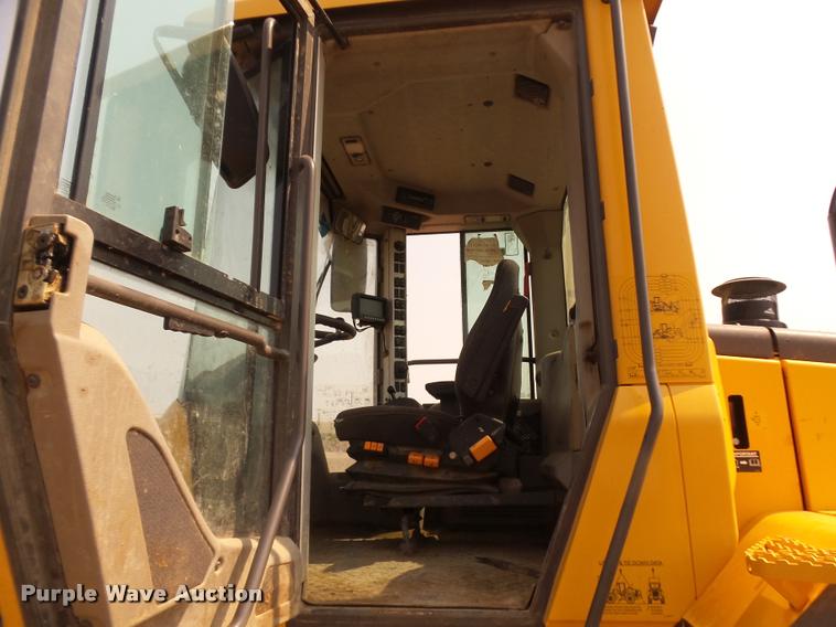 image for item DB6232 2011 Volvo L20F wheel loader