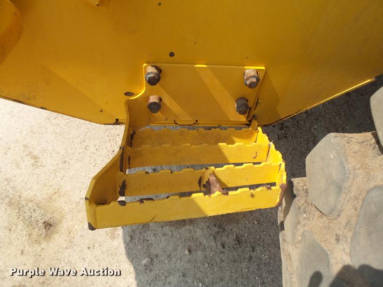 image for item DB6232 2011 Volvo L20F wheel loader