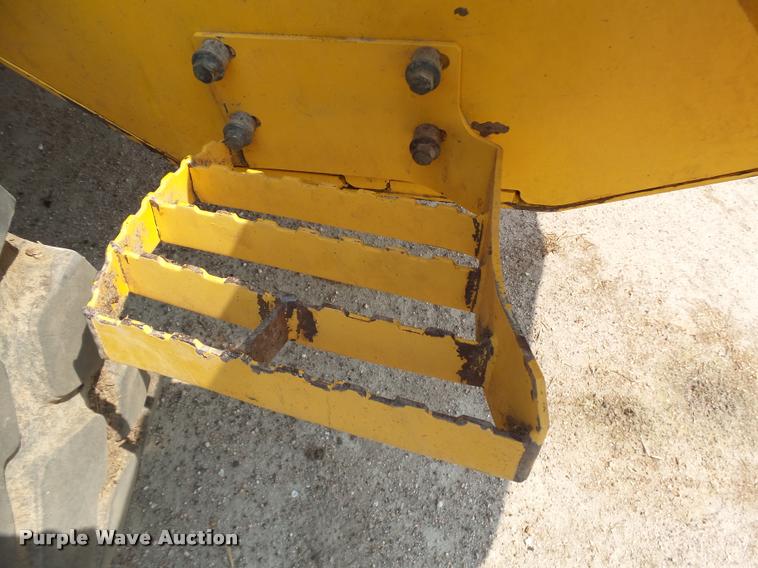 image for item DB6232 2011 Volvo L20F wheel loader