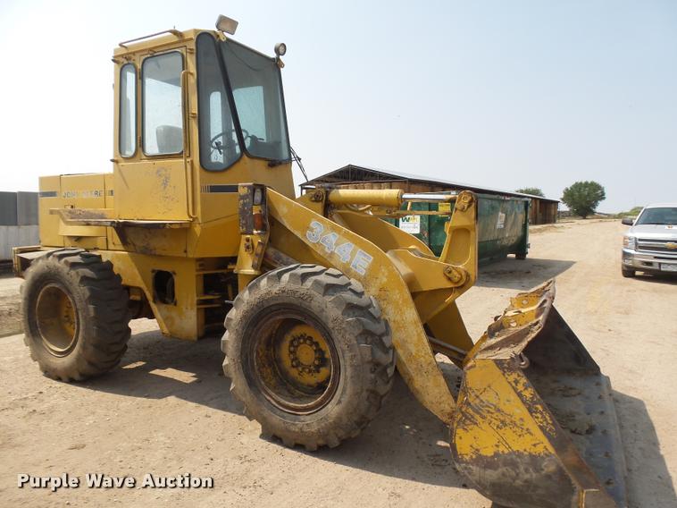 image for item DB6234 1989 John Deere 344E wheel loader