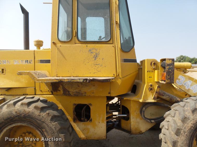 image for item DB6234 1989 John Deere 344E wheel loader