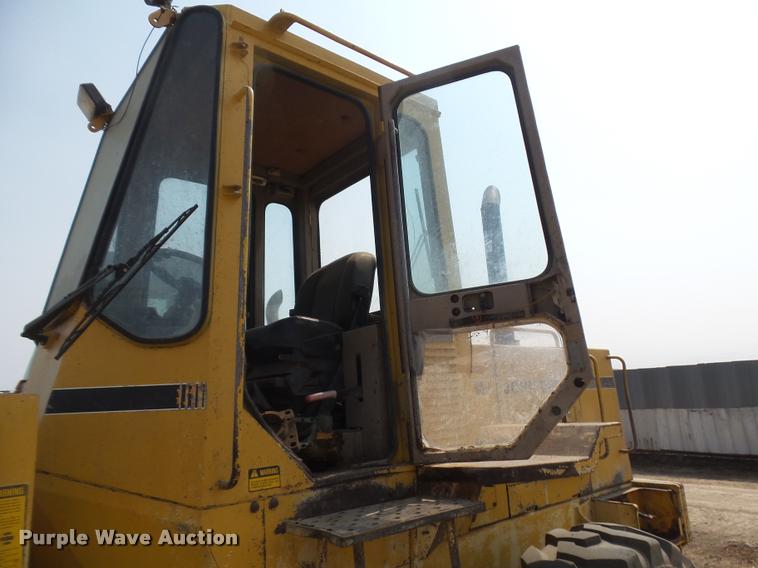 image for item DB6234 1989 John Deere 344E wheel loader