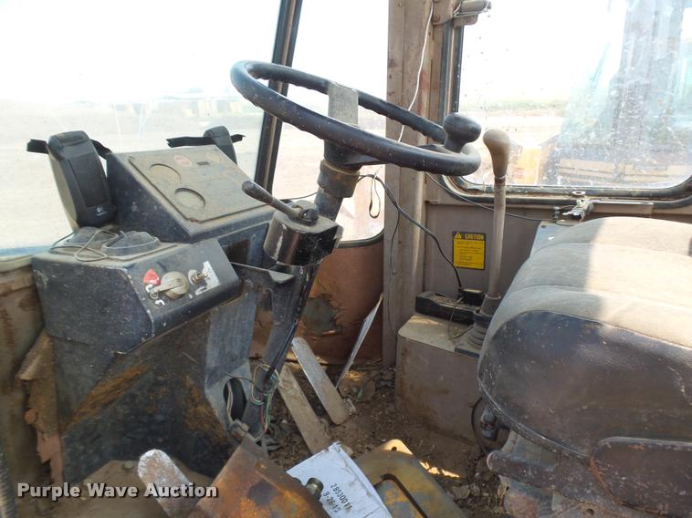 image for item DB6234 1989 John Deere 344E wheel loader