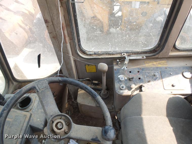 image for item DB6234 1989 John Deere 344E wheel loader