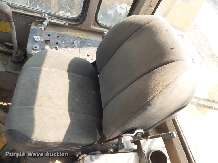 image for item DB6234 1989 John Deere 344E wheel loader