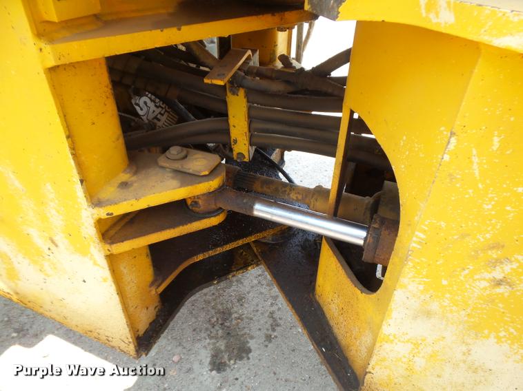 image for item DB6234 1989 John Deere 344E wheel loader