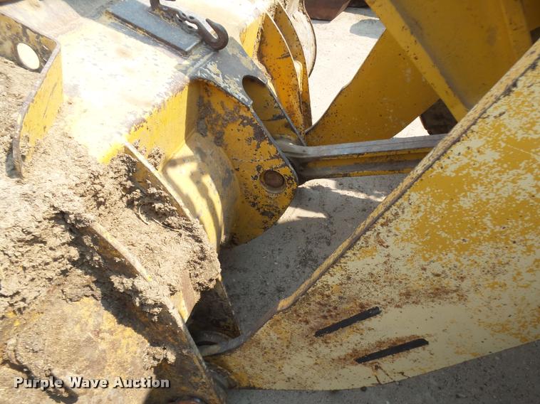 image for item DB6234 1989 John Deere 344E wheel loader