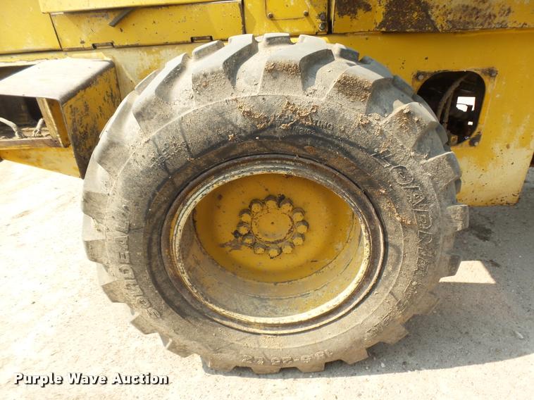image for item DB6234 1989 John Deere 344E wheel loader