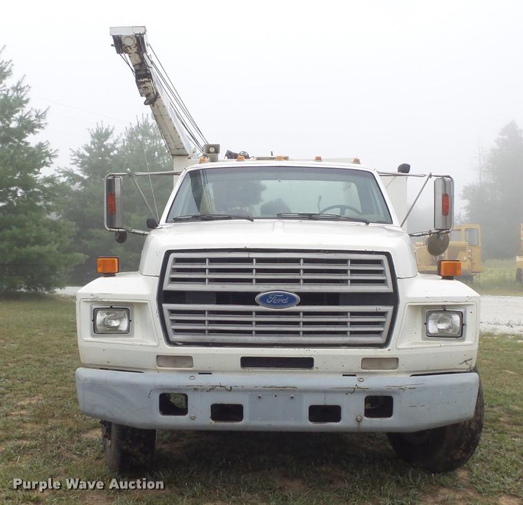 image for item DB6449 1987 Ford F700 service truck