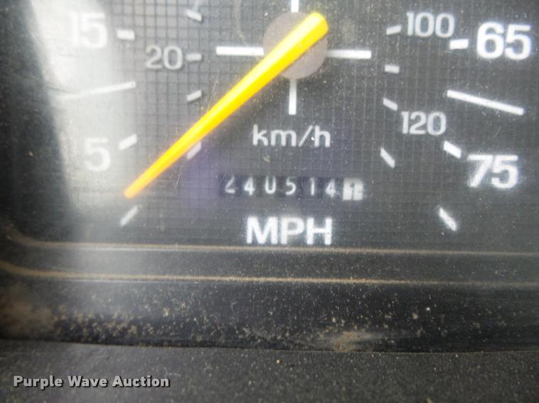 image for item DB6449 1987 Ford F700 service truck