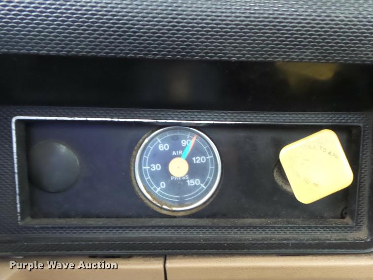 image for item DB6449 1987 Ford F700 service truck