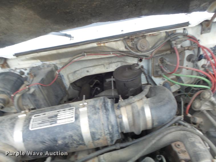image for item DB6449 1987 Ford F700 service truck