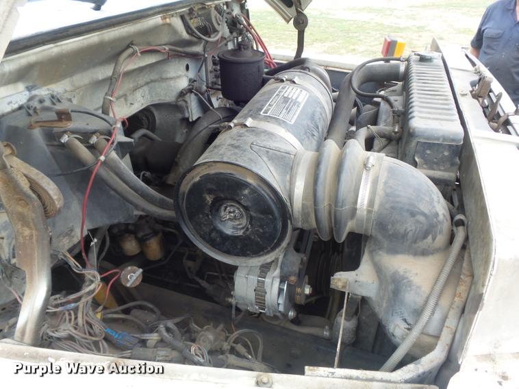 image for item DB6449 1987 Ford F700 service truck