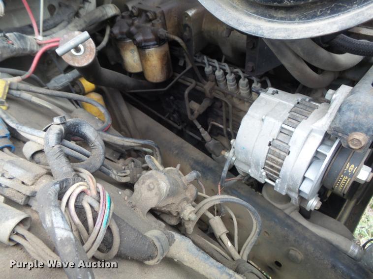 image for item DB6449 1987 Ford F700 service truck