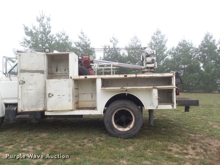 image for item DB6449 1987 Ford F700 service truck