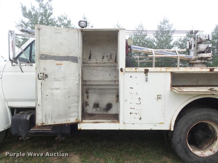 image for item DB6449 1987 Ford F700 service truck