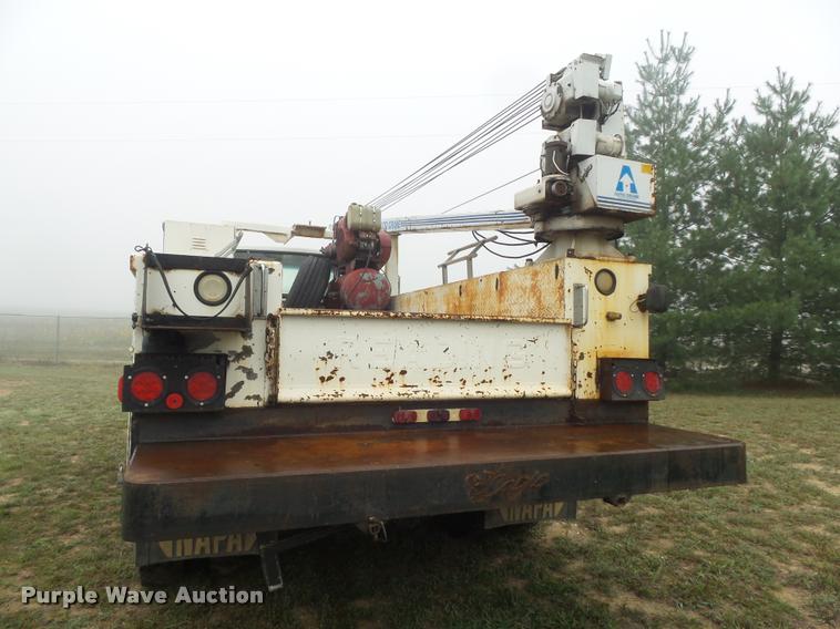 image for item DB6449 1987 Ford F700 service truck