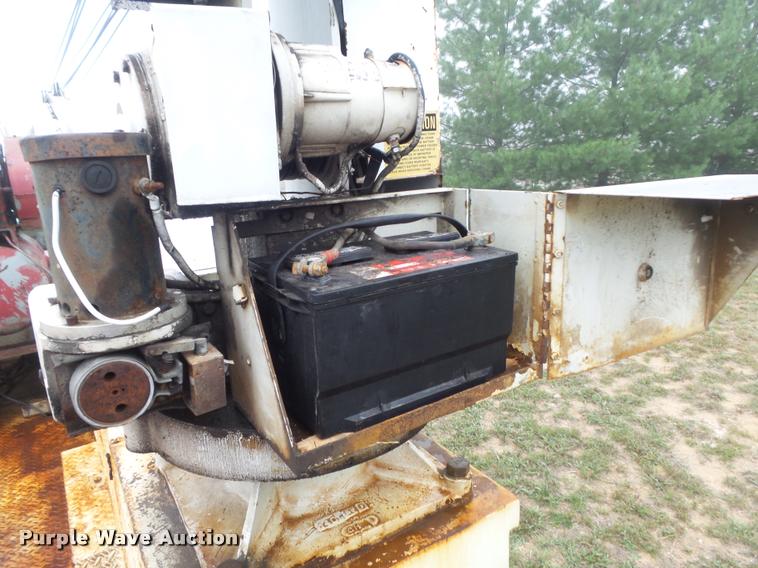 image for item DB6449 1987 Ford F700 service truck