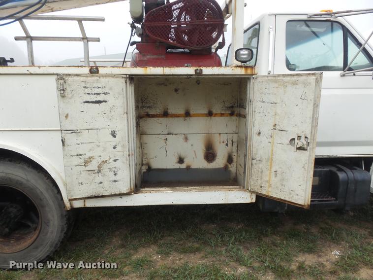 image for item DB6449 1987 Ford F700 service truck