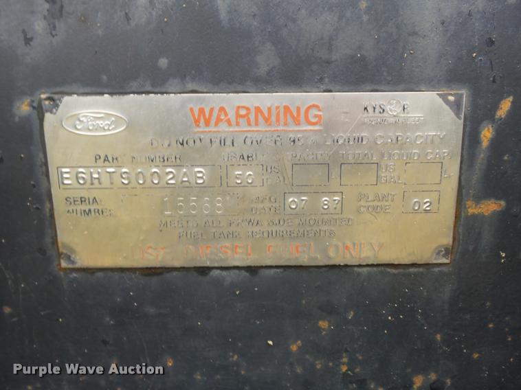 image for item DB6449 1987 Ford F700 service truck