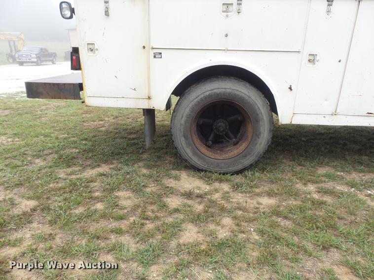 image for item DB6449 1987 Ford F700 service truck