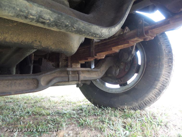 image for item DB6449 1987 Ford F700 service truck