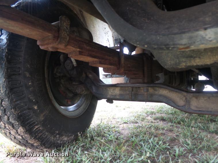 image for item DB6449 1987 Ford F700 service truck