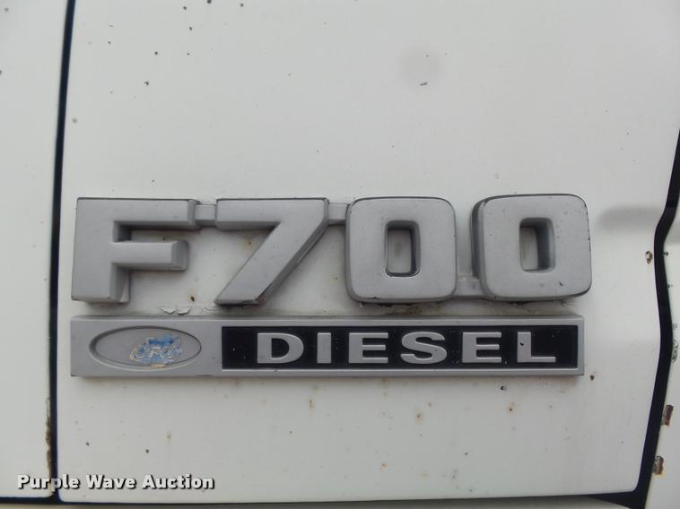 image for item DB6449 1987 Ford F700 service truck