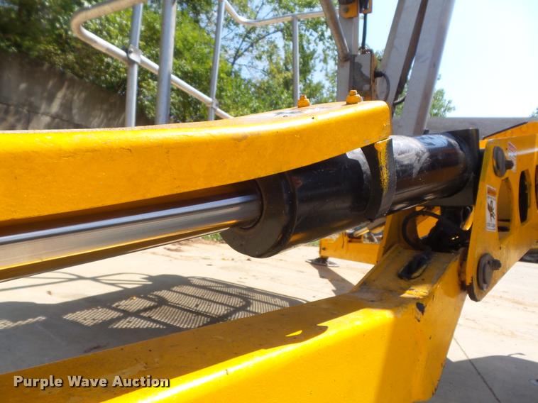 image for item DB6454 2007 Biljax 5533A boom lift