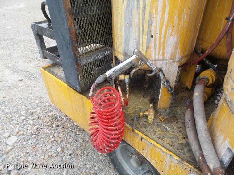 image for item DB6476 Kelly-Creswell WV50-AG paint striping machine