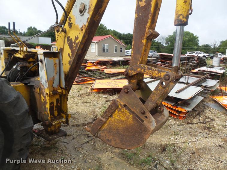 image for item DB6477 John Deere 2010 industrial tractor backhoe