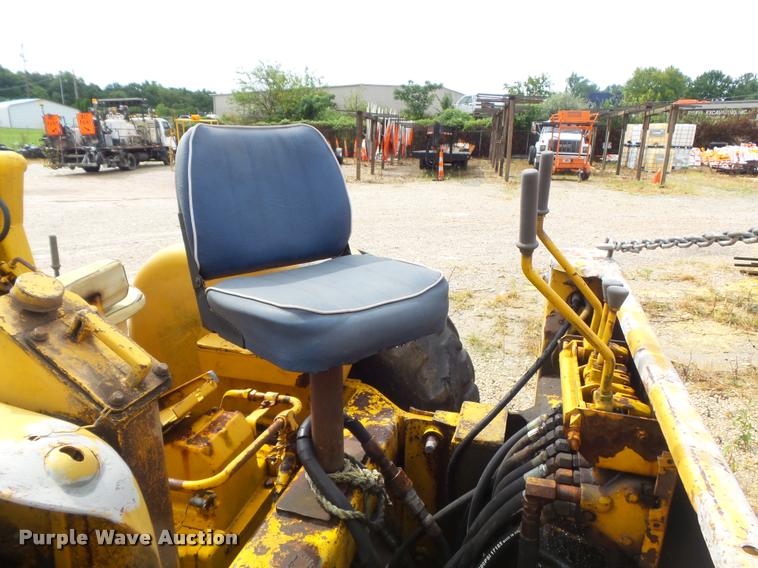 image for item DB6477 John Deere 2010 industrial tractor backhoe