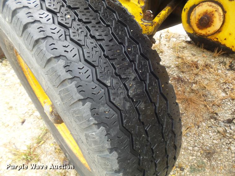 image for item DB6477 John Deere 2010 industrial tractor backhoe