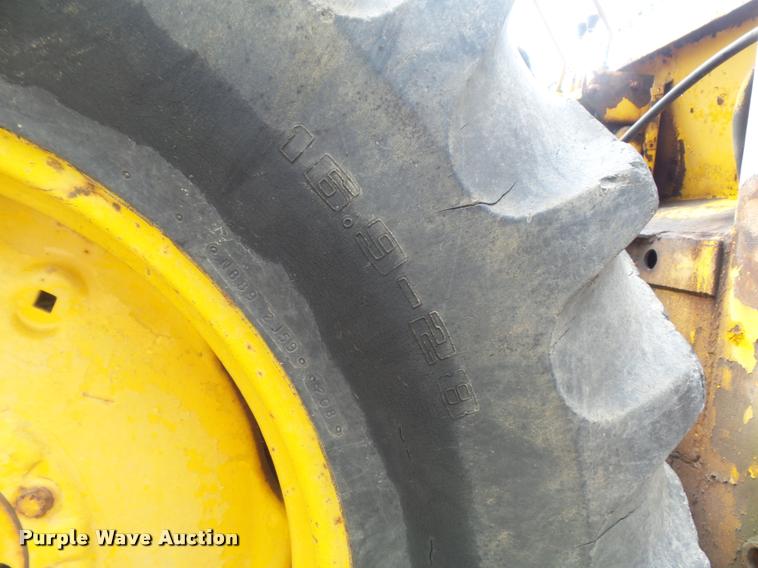 image for item DB6477 John Deere 2010 industrial tractor backhoe