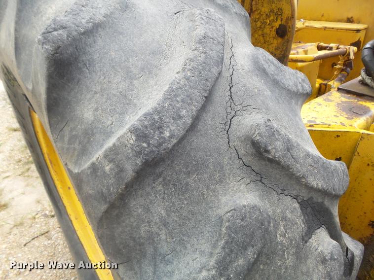 image for item DB6477 John Deere 2010 industrial tractor backhoe