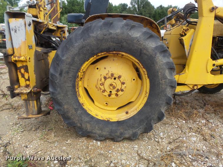 image for item DB6477 John Deere 2010 industrial tractor backhoe