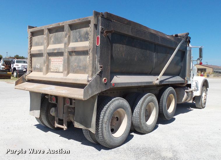 image for item DB7399 2004 Freightliner FLD120 SD dump truck