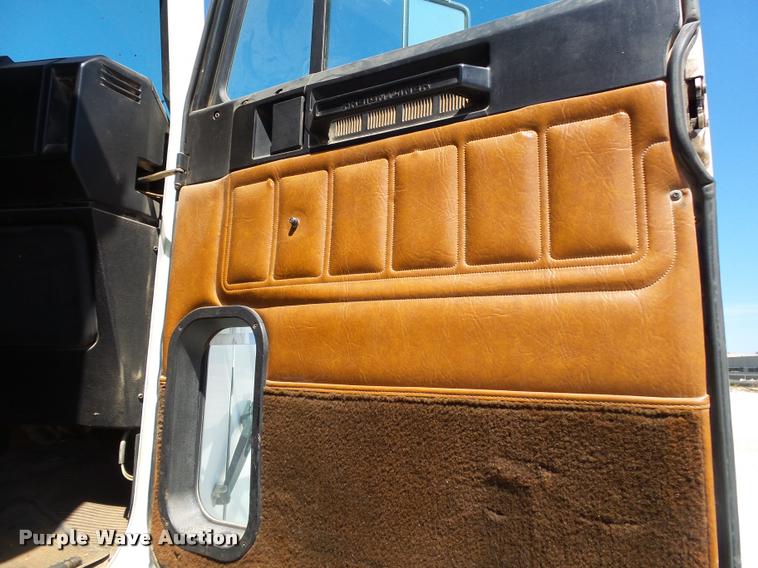 image for item DB7399 2004 Freightliner FLD120 SD dump truck